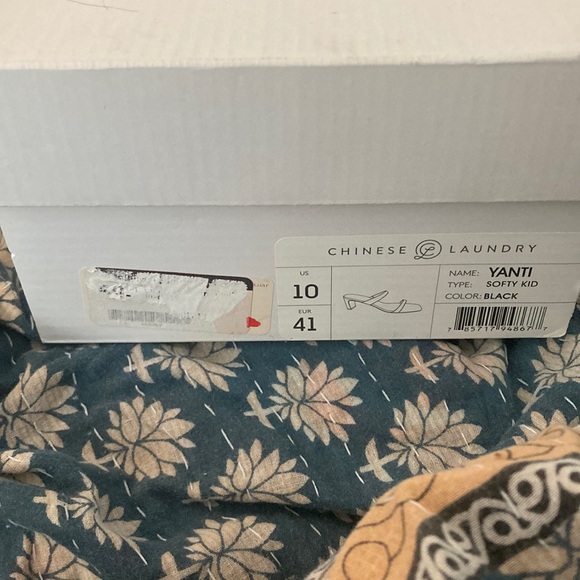 NIB Yanti Mule Strappy Sandals in Black US 10 EUR 41 - Picture 3 of 3